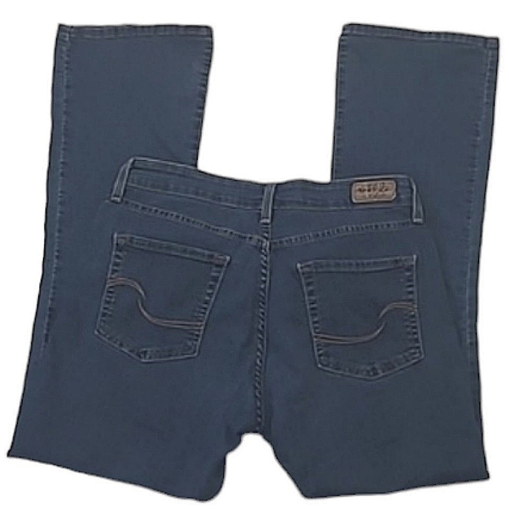 Signature Levi Strauss Modern Bootcut Jean Mid to Dark Wash Waist Rise Whiskered